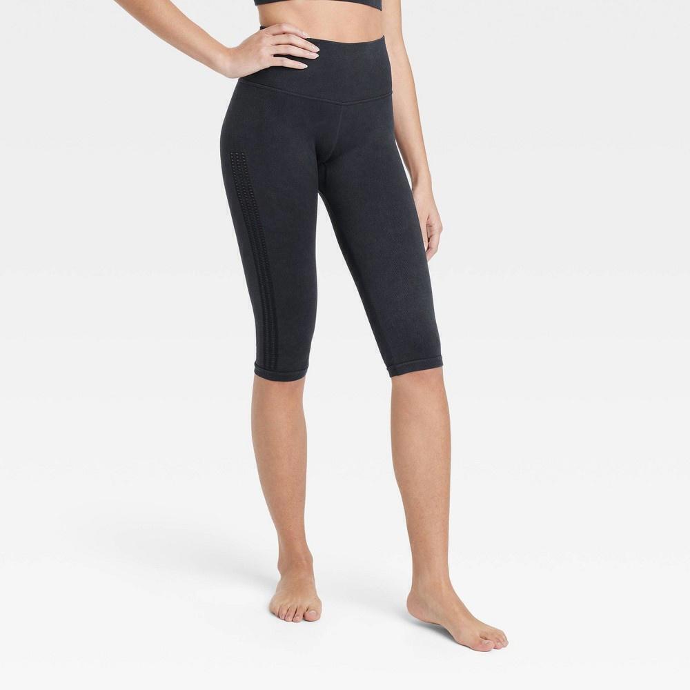 Women's Seamless High-Rise Capri Leggings | JoyLab | Small